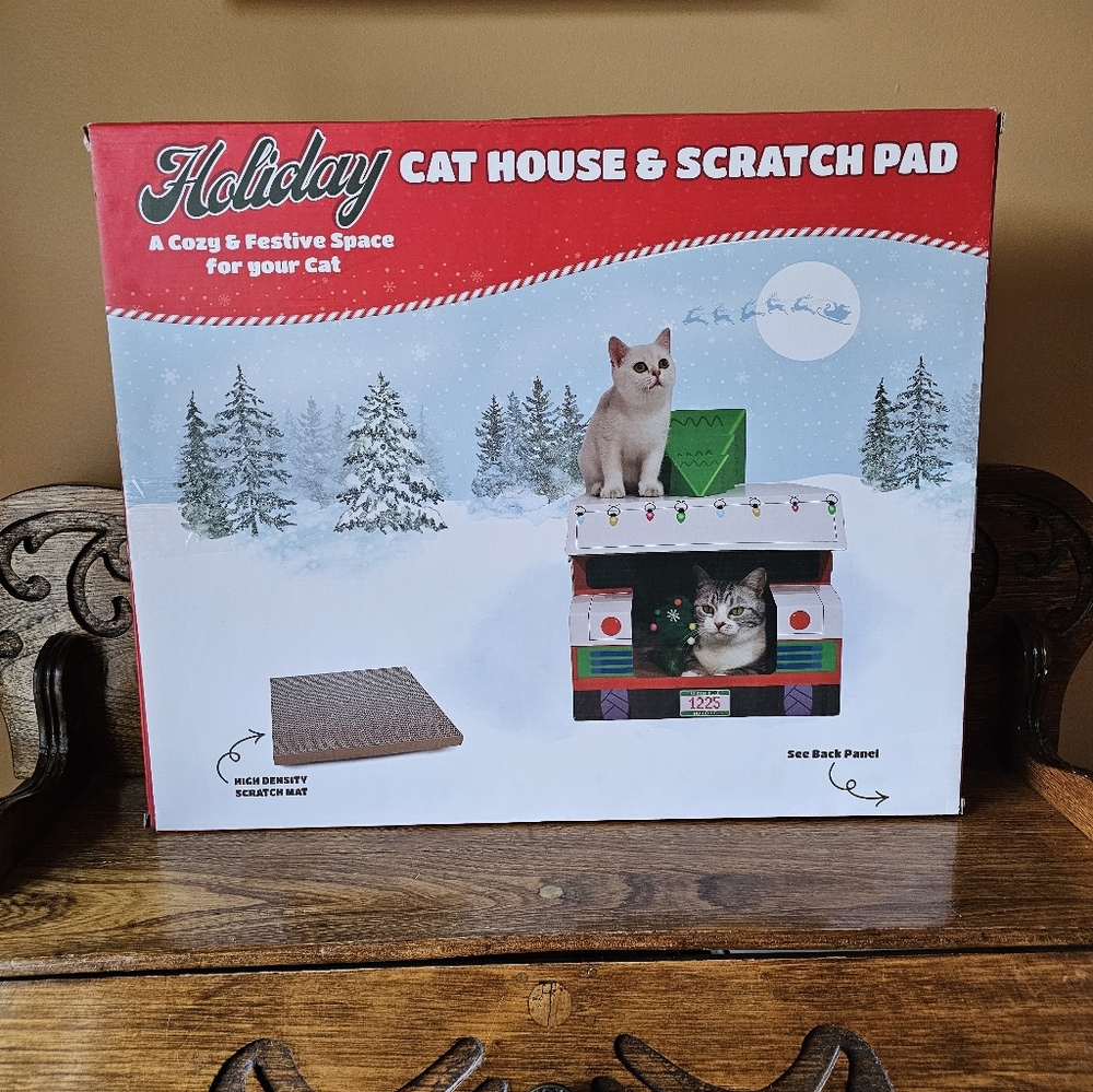 Holiday Cat RV & Scratch Pad - Festive Red and Green